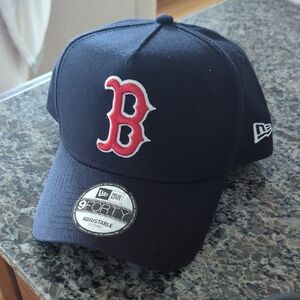 New Era Navy Boston Red Sox Baseball Cap Blue Red Embroidered Logo NWT